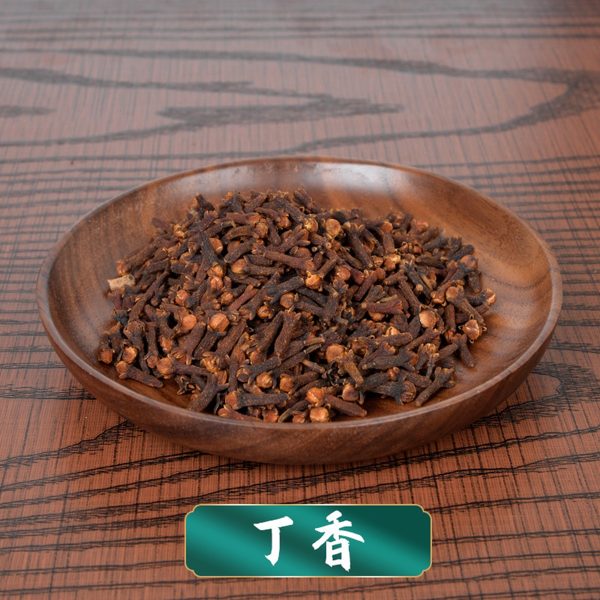Dried clove buds