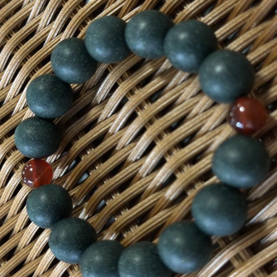 Wood · Rain Forest bracelet, dark green beads